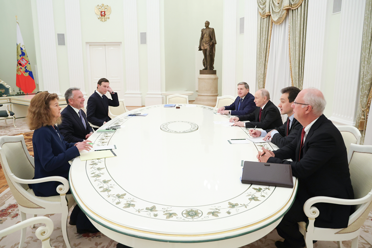 Мировни разгоцори САД- Русија